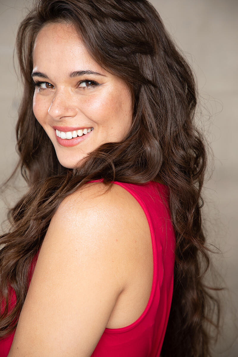 Chloé Malaisé Headshot 3